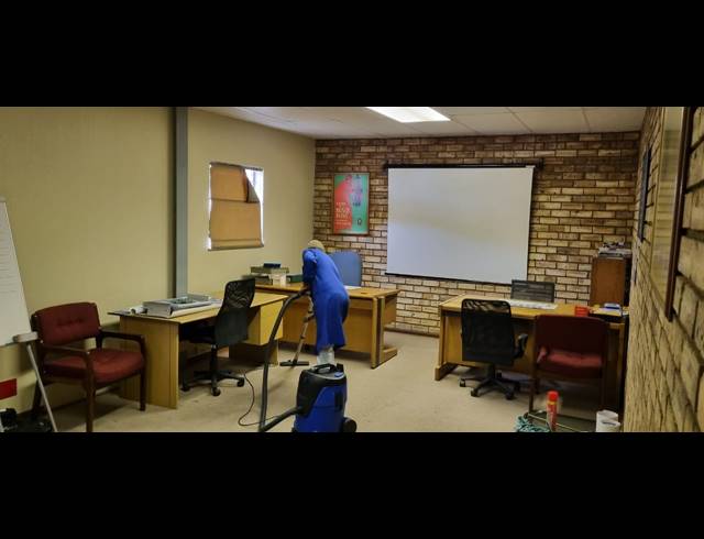600M² WAREHOUSE FOR SALE IN KRUGERSDORP CENTRAL